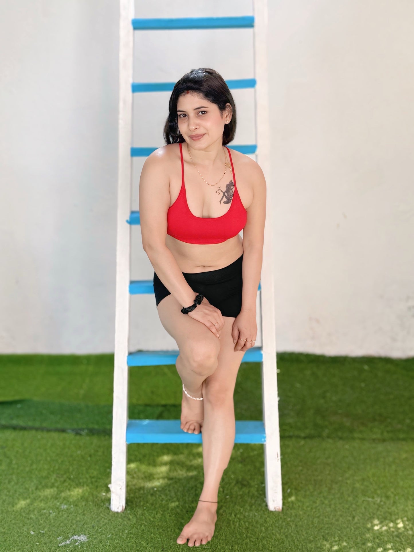 Strappy Back Sports Bra & High-Waist Boy Shorts Activewear Set – Red & Black